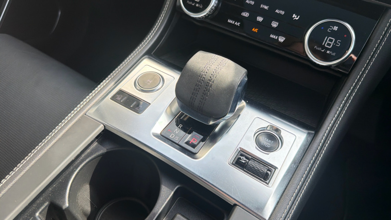 Jaguar F-Pace 2.0 D200 R-Dynamic HSE 5dr Auto AWD Diesel Estate